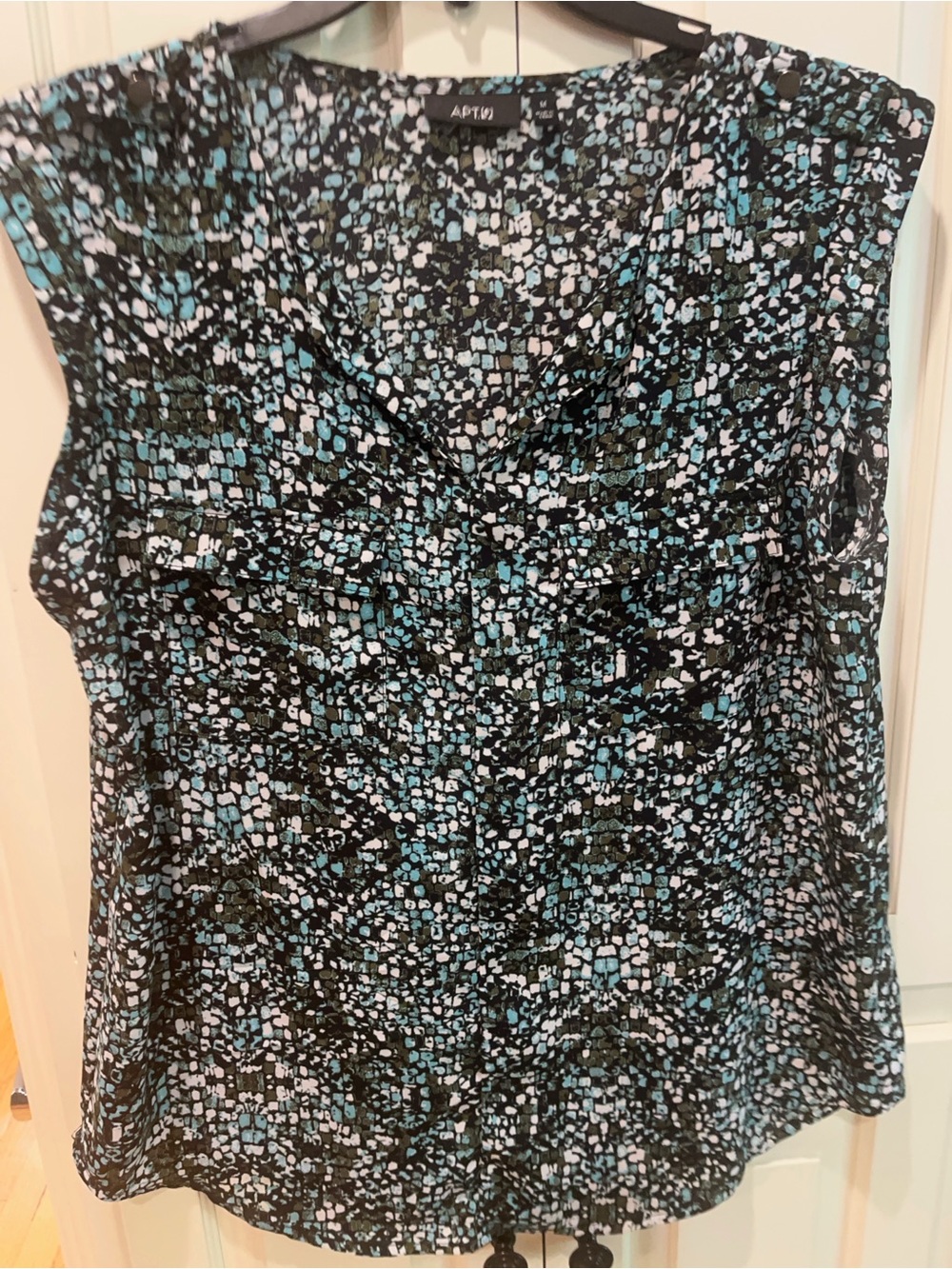 Apt. 9 Abstract Sleeveless V-Neck Camisole